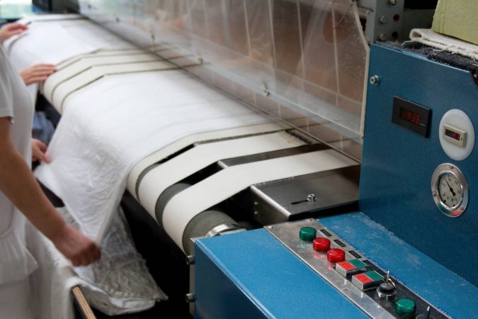 coupe de tissu, visiteuse métreuse, textile