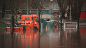 Entreprises : comment gérer une situation d'urgence après une inondation ?